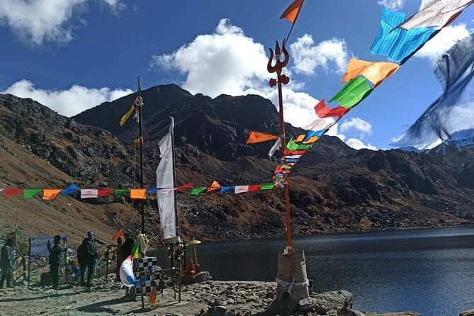 10 Days Langtang Valley and Gosaikunda Trek from Kathmandu - Day 3: From Lama Hotel to Langtang Village