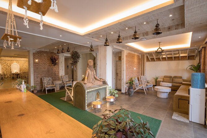 14 Day Ayurveda + Yoga Detox Retreat in Nepal - The treatment menu, from Abhyanga to Shirodhara