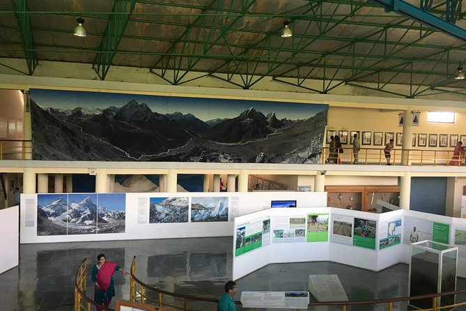 2.5 Hours Visit to Mountain Museum by Private Car - Leaving Lakeside in a private car