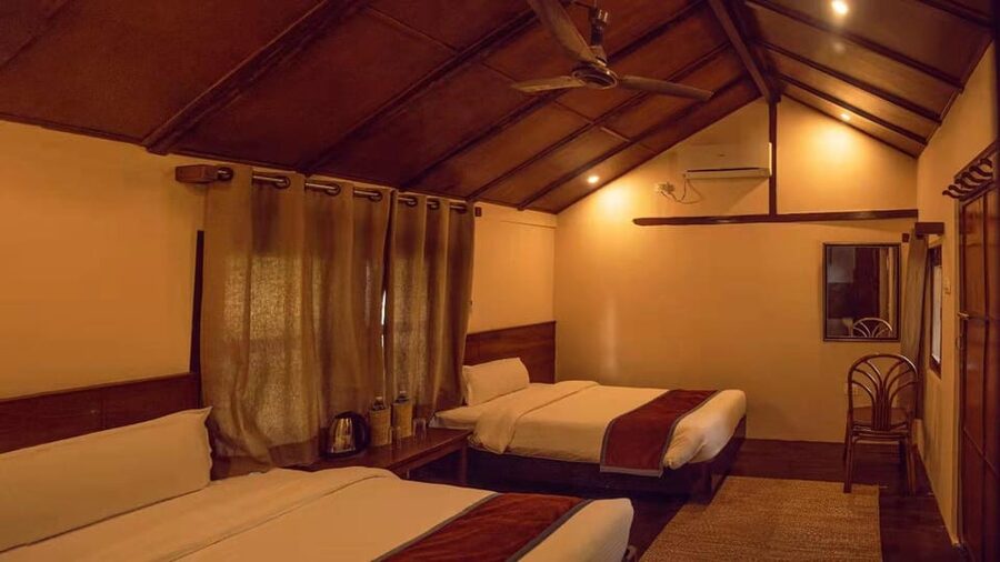 2 Days Chitwan Jungle Safari Tour from Pokhara/Kathmandu - Tharu village and evening dance