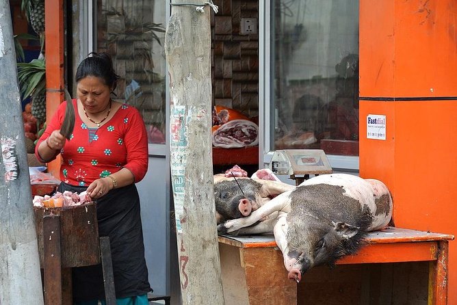 3-Hour Thamel Sightseeing Tour by Rickshaw in Kathmandu - The Nepalese lunch stop