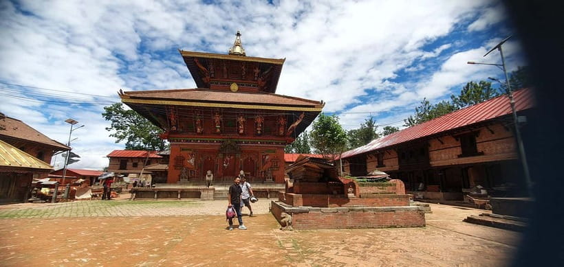 4 Days Kathmandu Cultural Tour & Himalayas Views - The trail from Chisapani to Nagarkot