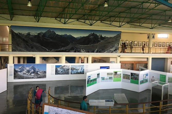 7 Day Mardi Himal Trek with Chitwan Jungle Safari Tour - Day 4: Siding Village, a shared jeep, and a return to Pokhara
