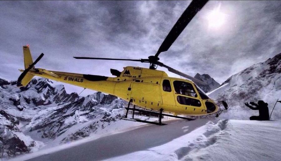 Annapurna Base Camp Heli Tour - Flying north over the Annapurna trekking route