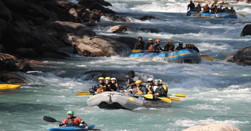 Beginner-Friendly Rafting Adventure on the Trishuli River - A boulder beach lunch after two hours on the water