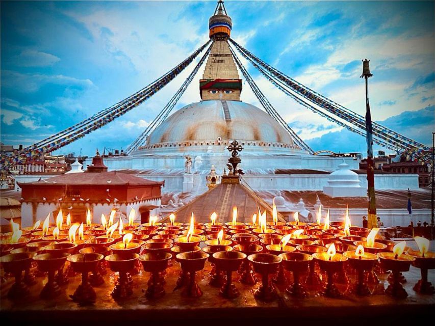 Bhaktapur Durbar Square and Boudhanath Stupa - Starting in Kathmandu by private car