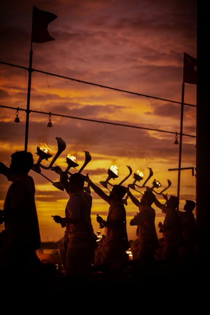 Divine Dusk: The Pashupatinath Evening Aarti Private Tour - The guide can make or break the visit