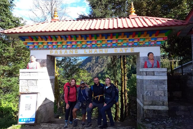 Everest 5-Day Trek from Kathmandu - Day three: walking up to Hotel Everest View