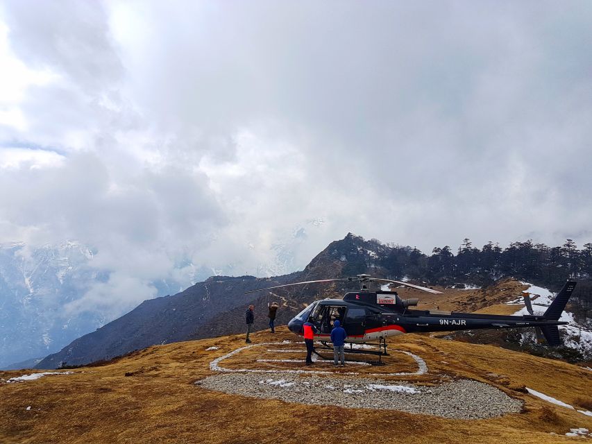 Everest Base Camp: 3 Hour Helicopter Sightseeing Tour - Window seats, group size, and comfort