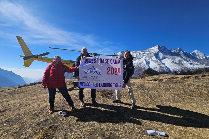 Everest base camp helicopter tour with Guarenteed Landing - First views of Mount Everest