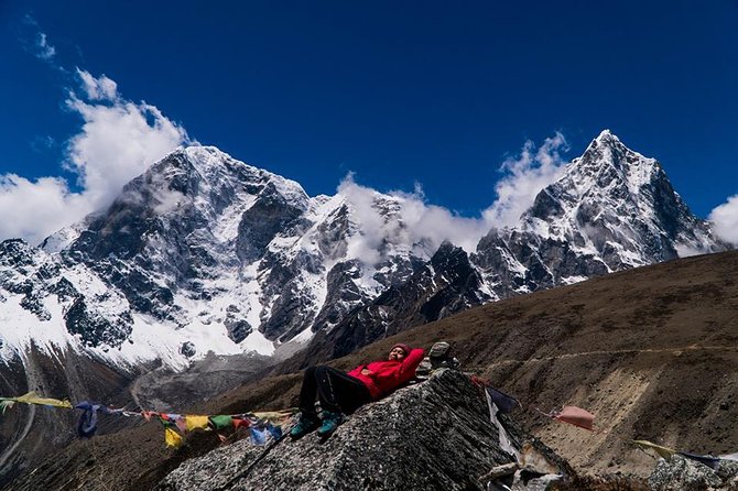 Everest Base Camp trek- 11 days - Day 2: The trail climbs toward Namche Bazaar