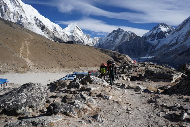 Everest Base Camp Trekking - Day 7: Duglha, the Khumbu Khola, and expedition history