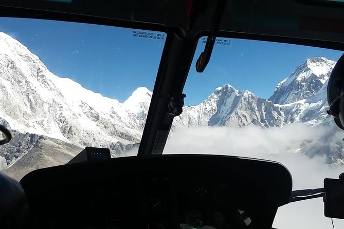 Everest Helicopter Tour from Kathmandu with Landing for Breakfast - Flying over the Khumbu region