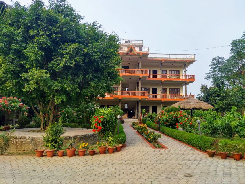 From Kathmandu/Pokhara: 3-Day All-Inclusive Chitwan Safari - What the guide adds to the wildlife experience