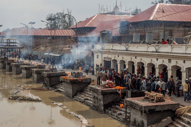 Full Day Kathmandu City Tour: Highlights of the Kathmandu Valley - Bhaktapur Durbar Square in 90 minutes