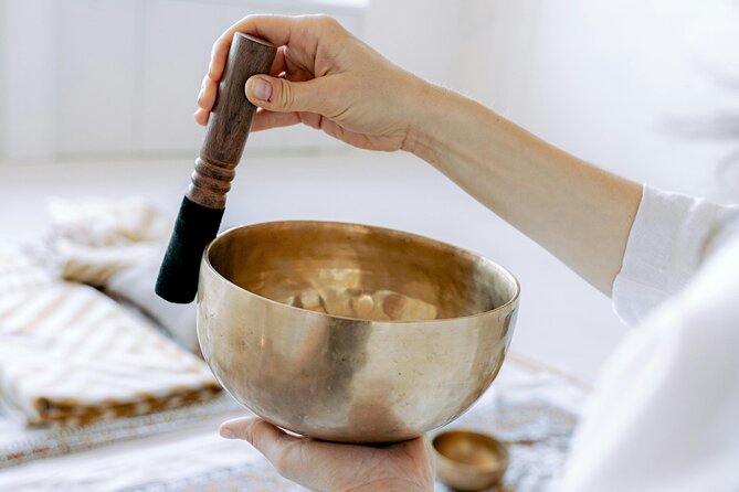 Guided Himalayan Singing Bowl Meditation for Stress Relief - The short introduction to Himalayan sound healing