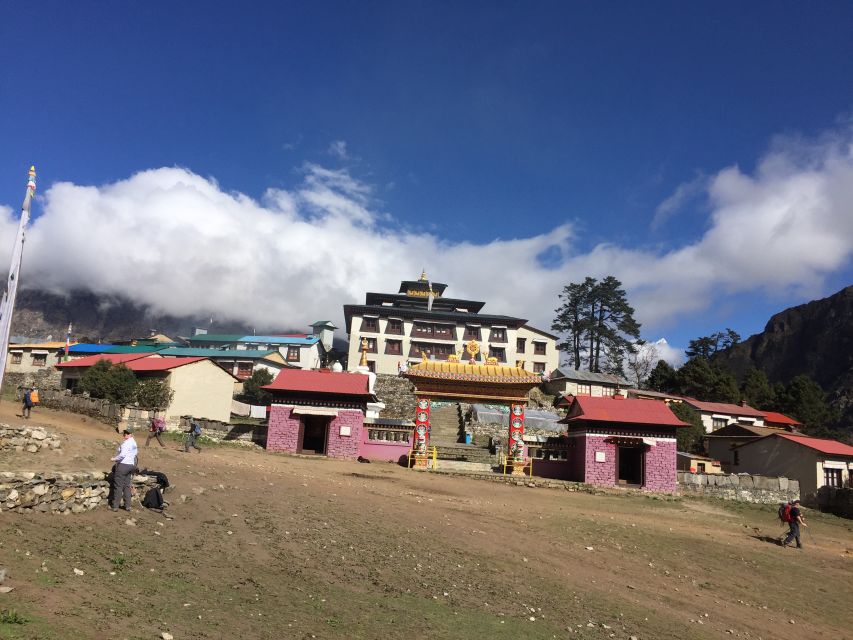 Kathmandu: 12-Day Full-Board Everest Base Camp Private Trek - Phakding to Namche Bazaar, 10 kilometers uphill