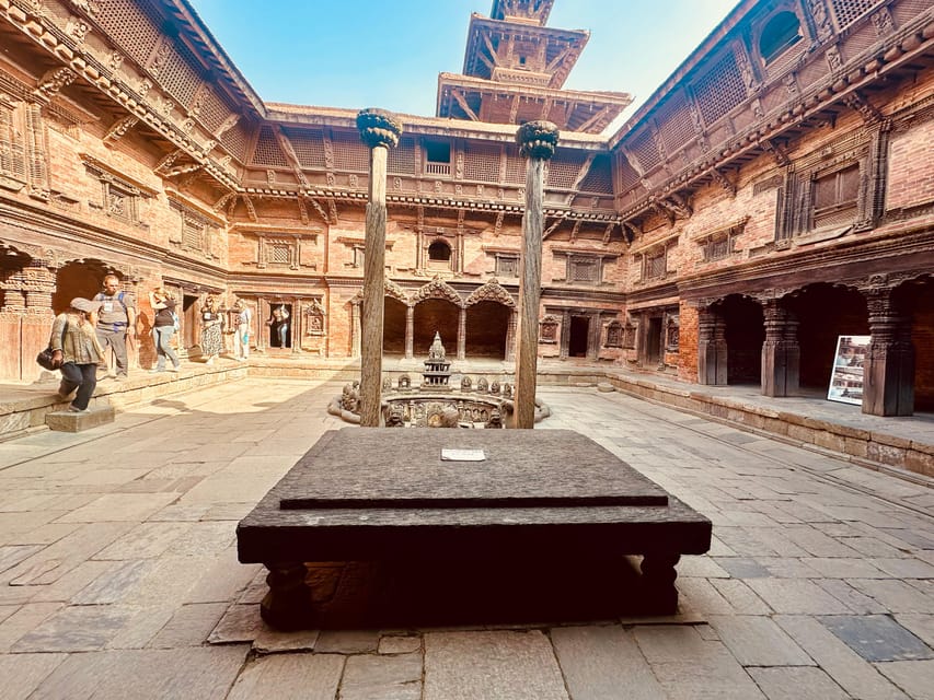 Kathmandu: 7 UNESCO-Listed city sites group day trip - How the guide and private format affect the experience