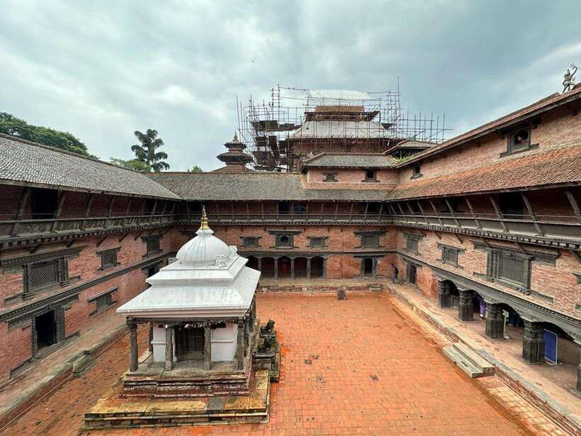 Kathmandu: 7 UNESCO Sites Tour in 1 Day (Private Tour) - Patan Durbar Square: Kathmandu Valley’s art center