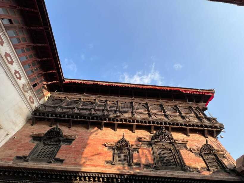 Kathmandu: 7 UNESCO World Heritage Sites Day Tour with lunch - Patan Durbar Square and Newari craftsmanship