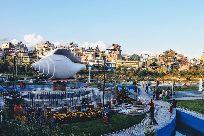 Kathmandu and Bhaktapur Cities Guided Tour - Why the private transport and small format matter