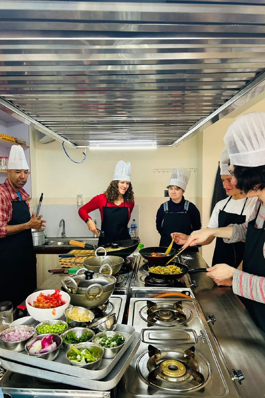 Kathmandu: Cooking Class in Nepal - The three-hour kitchen experience