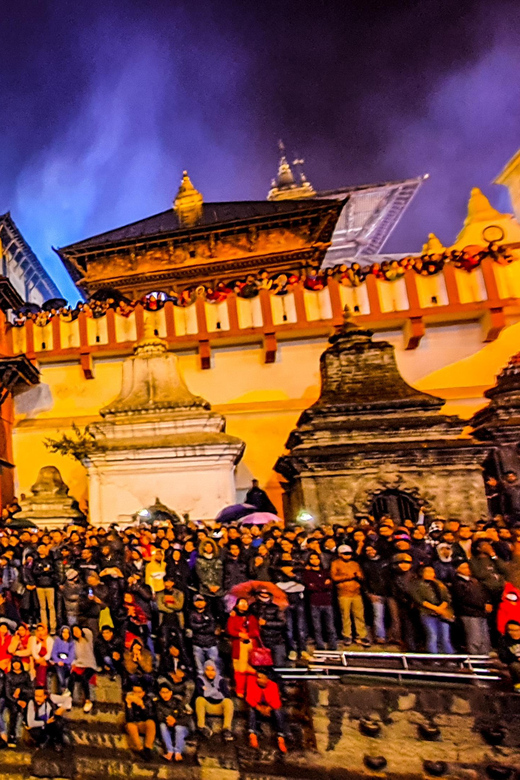 Kathmandu Evening Aarati Tour at Pashupatinath - Preparing for the evening Aarati