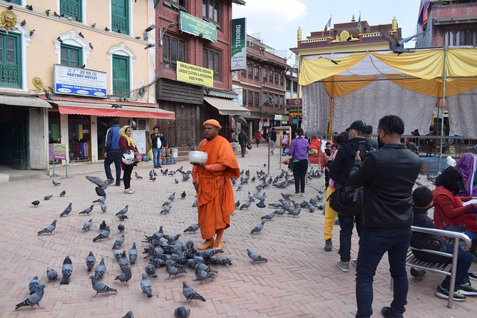 Kathmandu Half-Day Tour (Pashupatinath Temple and Boudhanath Stupa) - Seeing the scale of Boudhanath Stupa