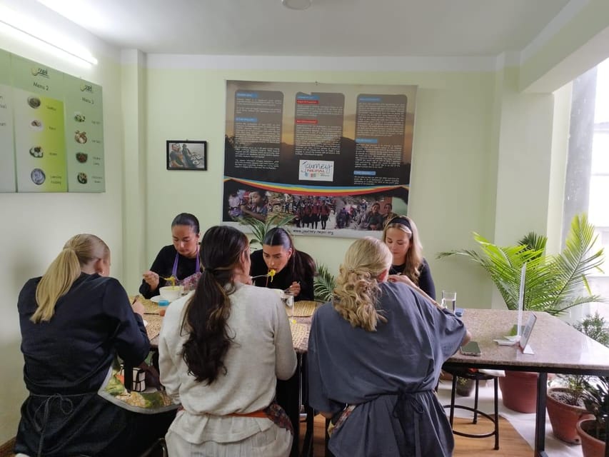 Kathmandu: Momo Making Class with a Local Chef - The first minutes: meeting the English-speaking instructor