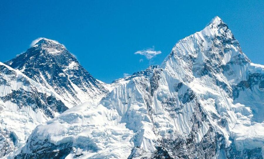 Kathmandu: Mount Everest Scenic Flight Tour, airport shuttle - The one-hour flight toward Everest