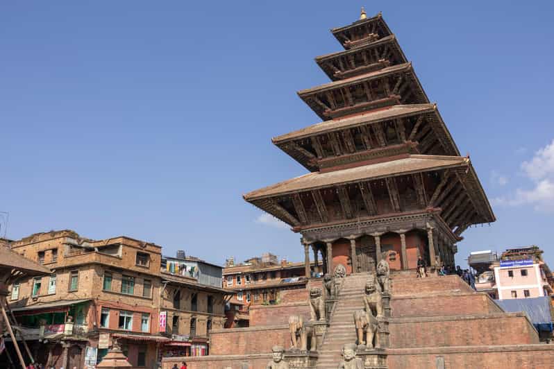 Kathmandu: Nagarkot, Bhaktapur, Doleswor & Sanga Statue Tour - Bhaktapur Durbar Square and Newar craftsmanship