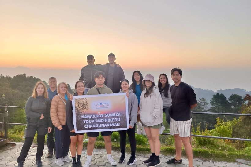 Kathmandu: Nagarkot Sunrise & Hike with Lunch -Private/Group - Watching the sun rise at Nagarkot viewpoint