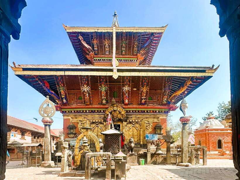 Kathmandu: Nagarkot Sunrise & Hiking to Changunarayan - The car option for a gentler morning