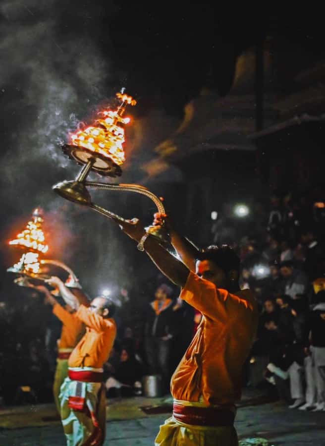 Kathmandu: Pashupatinath Aarati & Cremation Evening Tour - Why Pashupatinath feels different after dark