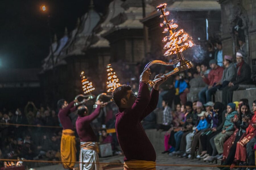 Kathmandu: Pashupatinath Temple Aarti Night Tour - Why Pashupatinath feels different at night