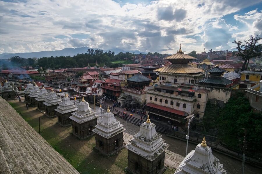 Kathmandu: Pashupatinath Temple Aarti Night Tour - The guide can make or break the visit