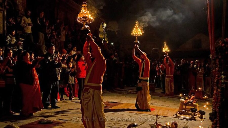 Kathmandu: Pashupatinath Temple Aarti Night Tour - Hotel pickup and the three-hour schedule