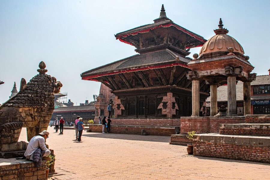 Kathmandu: Private Bhaktapur and Patan Sightseeing Tour - What the guide adds to the monuments