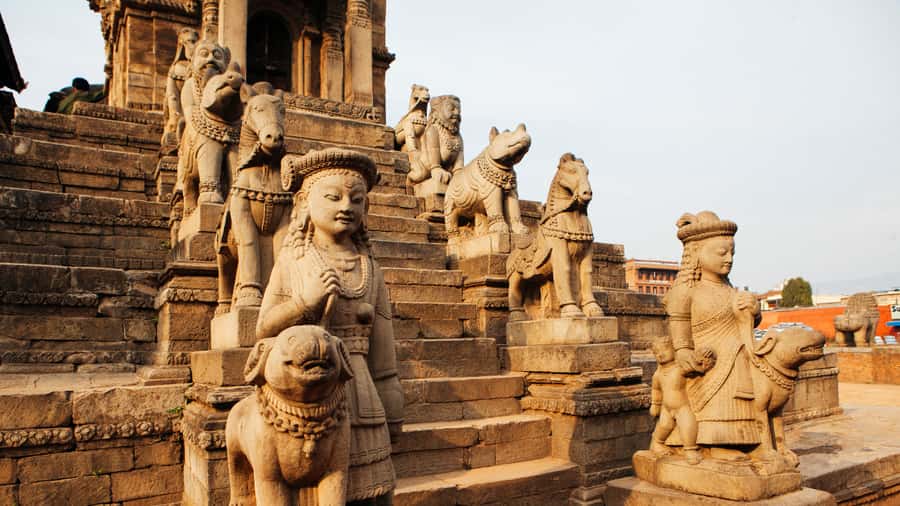 Kathmandu: Private Patan and Bhaktapur Sightseeing Tour - Taumadhi Square and Nyatapola Temple