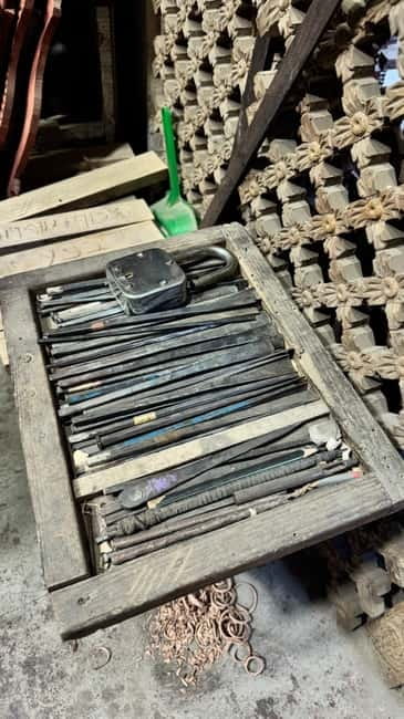 Kathmandu: Wood Carving Workshop with Local Artisan (Thamel) - Who should book this Kathmandu class?