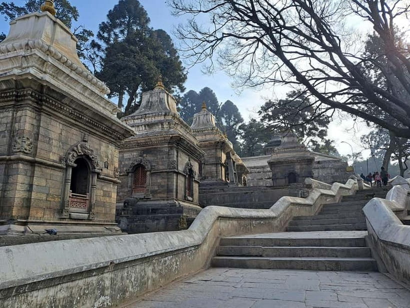 Katmandu: Pashupatinath Open Cremation & Evening Aarati - Guide quality can change the whole evening