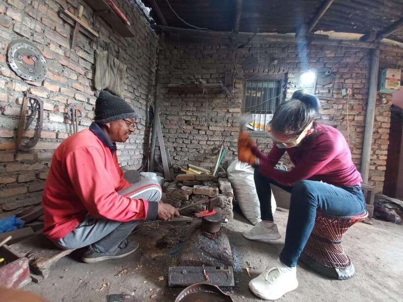 Knife Khukuri Making Workshop - The guide adds more than translation
