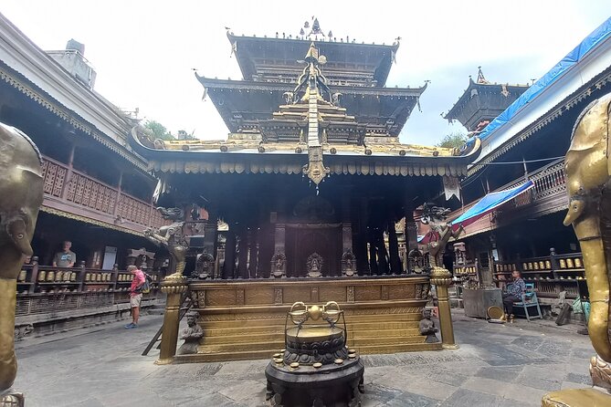 Life and spirituality tour of Kathmandu - Boudhanath Stupa and Kathmandu’s Tibetan Buddhist quarter