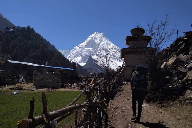 Manaslu Circuit Trek 8th Highest in the World - Day 7: Tibetan influence and the first great Manaslu views