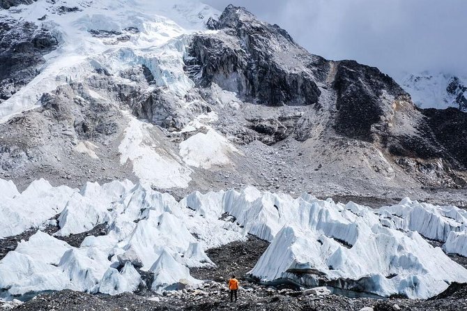 Mt Everest Base CampTrek | Budget Package - Phakding to Namche Bazaar: 11 kilometers and the first big climb