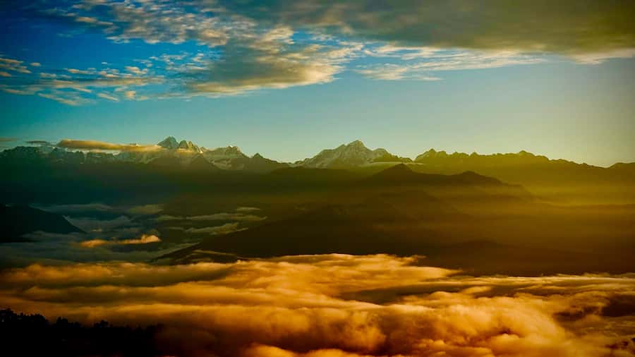 Nagarkot & Bhaktapur Tour with Private Transport - Service, language, and booking flexibility