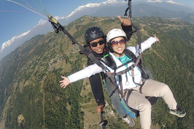 Paragliding Tandem in Pokhara - Preparing for the 30-minute flight