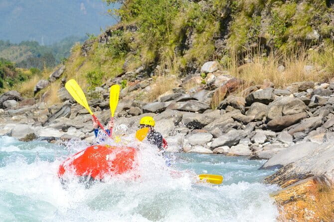Paragliding Trip with River Rafting - The short hotel break between the two sports