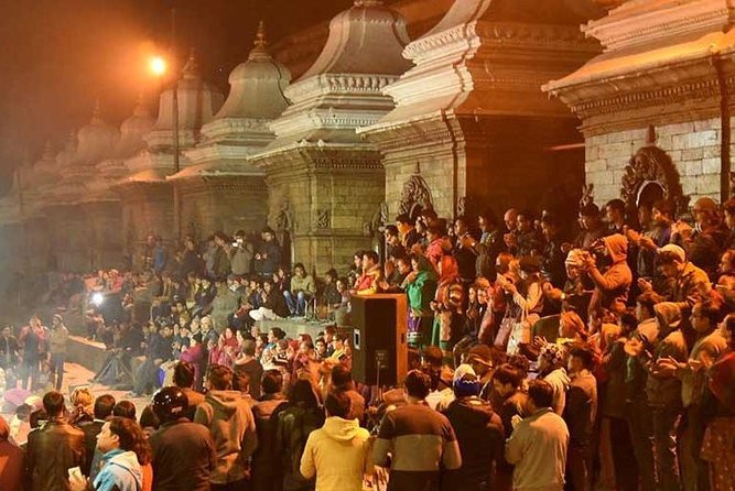 Pashupatinath Aarati Trip from Kathmandu - The 6 pm oil-lamp ceremony