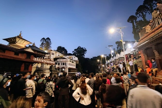 Pashupatinath Temple Aarti Night Tour - The aarti ceremony and the evening light